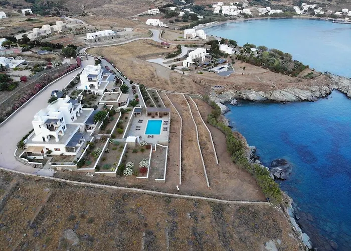 Ξενοδοχείο με διαμερίσματα εν πλώ Άγιος Ρομανός