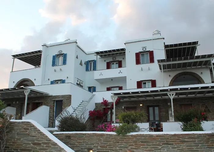 Ξενοδοχείο με διαμερίσματα εν πλώ Άγιος Ρομανός