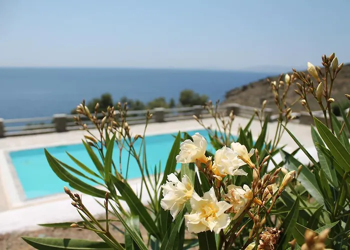 Ξενοδοχείο με διαμερίσματα εν πλώ 4*