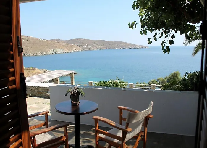 εν πλώ Ξενοδοχείο με διαμερίσματα Άγιος Ρομανός