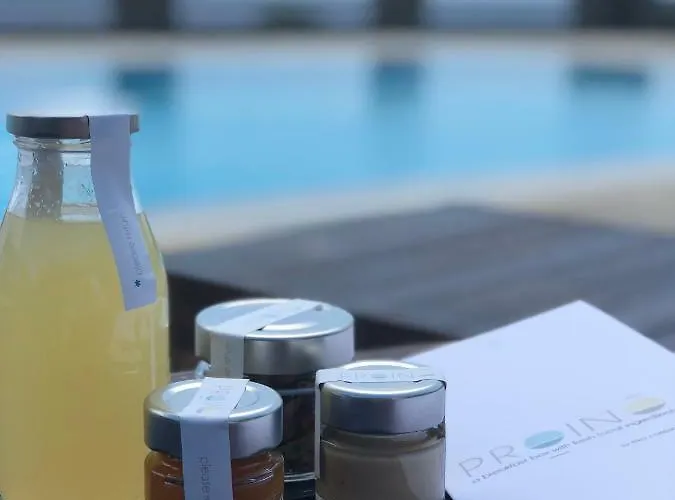 εν πλώ Ξενοδοχείο με διαμερίσματα Άγιος Ρομανός