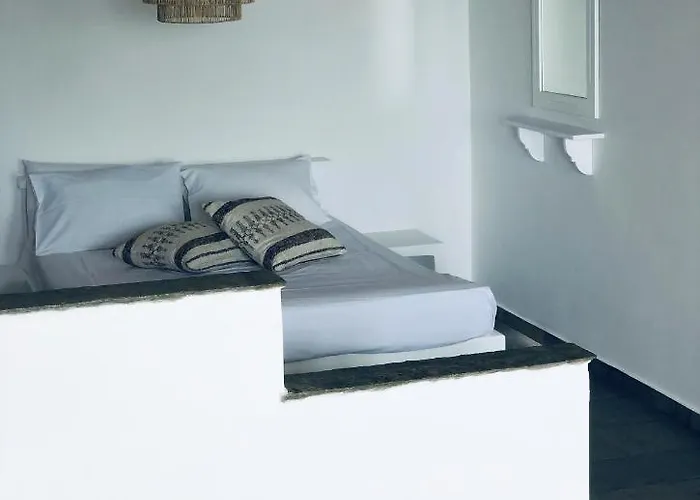 εν πλώ Ξενοδοχείο με διαμερίσματα Άγιος Ρομανός