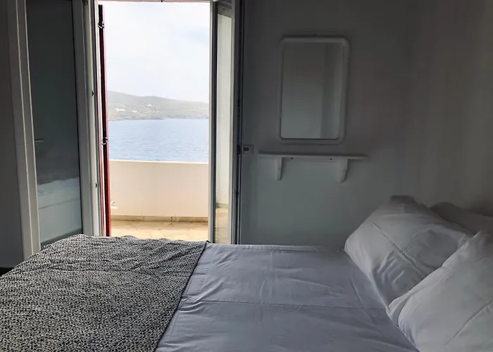 εν πλώ Ξενοδοχείο με διαμερίσματα 4*